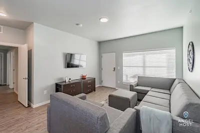 Image de Family & Friends Stay, Walkable Location+Amenities