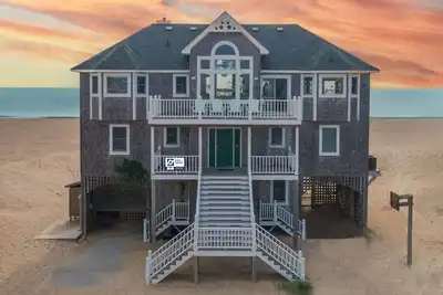 Image de Oceanfront Dog Friendly w Hot Tub, TikiBar, Game Rm, Cmty Pool/Tennis/Pickleball