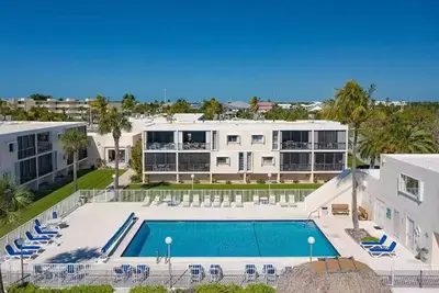 Updated 2/2 Condo on the Ocean with Private Beach and Pool