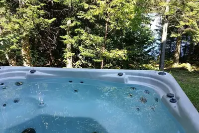 Bonheur au bord du lac, feu sous les étoiles & Spa