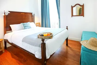 Image de Jump Into the Lull Apartment