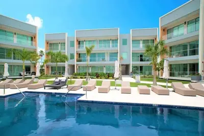 Image de Beautiful Canal Front 2Bd/1Bth Apt w/ Pool and Gym
