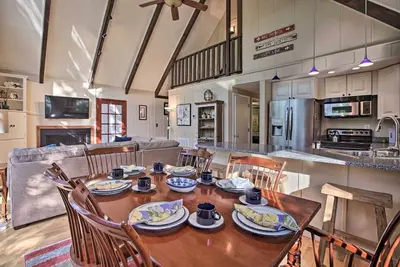 Image de Cozy A-Frame Spacious Deck w/ Grill