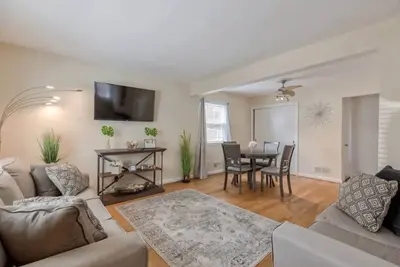 Image de Two bed Apt in Arlington l King Bed | Free parking