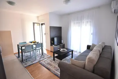 A pleasant apartment located 7-8 minutes' walk from the central park.