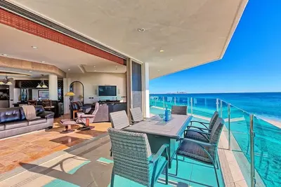 Image de Ground Floor Presidential Suite on the Oceans Edge