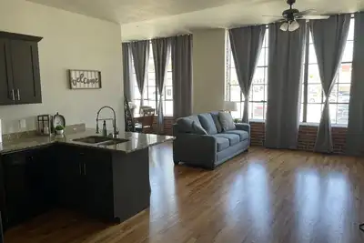 Image de New! Loft in Downtown Webb City 🌆
