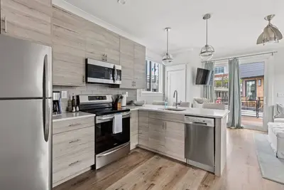 Delight at The Cove - Luxury Floating Villa in Downtown Wilmington