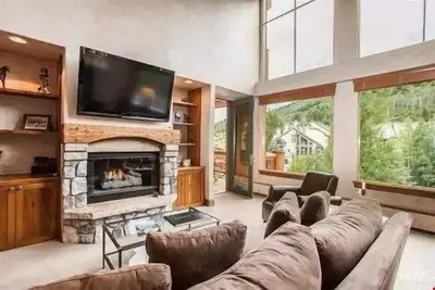 Image de Condo with Den | Ski-in + Shared Hot Tubs