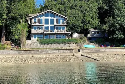 Image de beachfront, private, water views from all rooms, high-end, 7mins to shops.