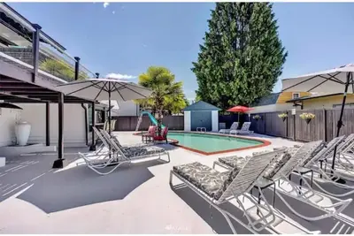 Image de Cheerful 4-bedroom home with pool and cabana