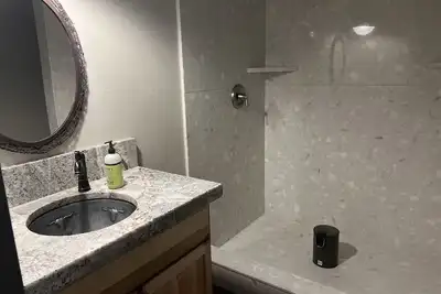 Image de Unique style house  10 min from famous Pyramid Lake