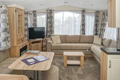 Image de New for 2021. This spacious two bed caravan, offers open-plan living space ideal for modern living.