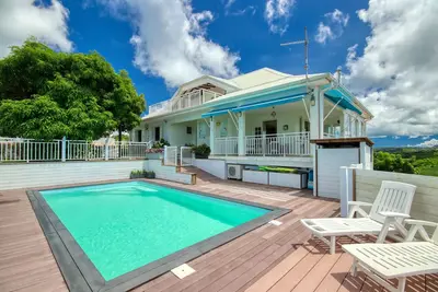 Image de Villa de standing vue mer et piscine (Mqrs08)