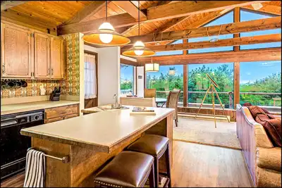 Brathouse By The Sea - Easy Access to the Pacific