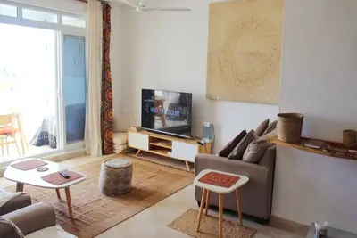 Image de Beachfront Apartment w/ Tub + Pool — 5 min from the beach