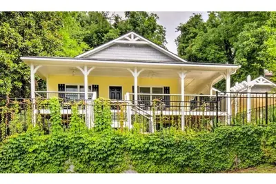 Image de Walk to downtown! The heart of Dahlonega.