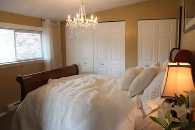 Image de Our Suite Getaway-Fully Equipped & Super Clean