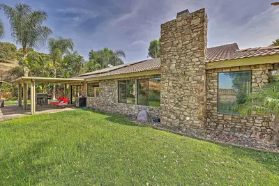 Image de Spacious & Private Wine Country Villa w/ View