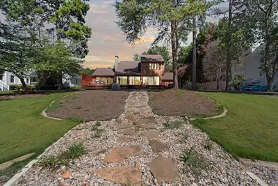 Image de Lake Norman Waterfront Retreat-Private Dock•Kayaks•Gameroom•Firepit And More! !