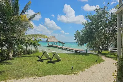 Image de Beautiful Cabin with private dock in Bacalar Lake