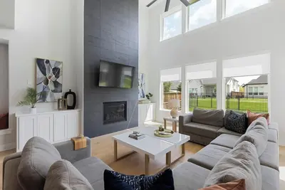 Image de Tch - Spacious 6bd/5. 5ba home in Celina w/ Office