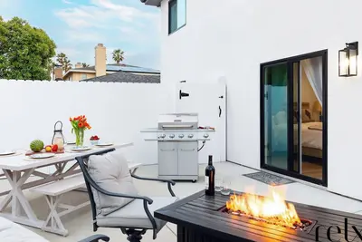 Image de Walk to Beach. Firepit. Kayak. Air Conditioning.