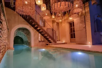 Image de Piscine troglodyte avec vue incroyable à Gordes