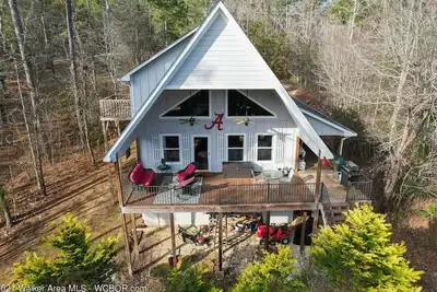 Image de Relaxing 4-Bedroom Cottage on Smith Lake