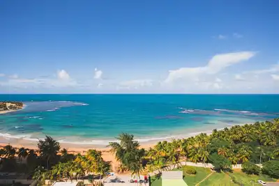 Image de Ocean Front 1br w/ Pool & Parking @ Luquillo Beach