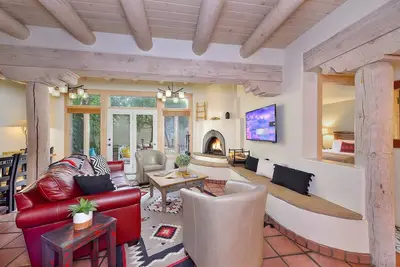 Zona Rosa 3-unit Oasis
