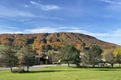 Image de Newly Renovated Family Ski Condo Across the Street from Greek Peak