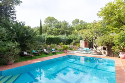 Image de Belle maison de vacances pour 4 personnes avec climatisation, Wifi, piscine privée et Tv