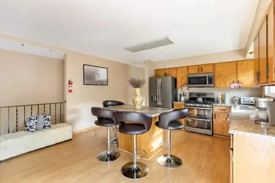Image de Cheerful 5bedroom house with amazing back yard