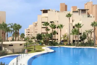 Image de Appartement élégant avec belle piscine et clima, Proche de la plage, du centre et des restaurants