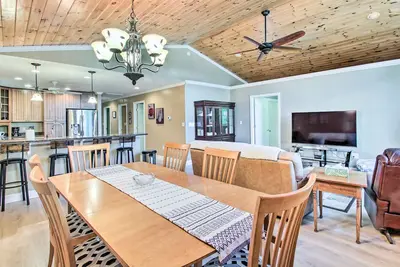 Image de Readfield Retreat w/ Lake Maranacook Views!