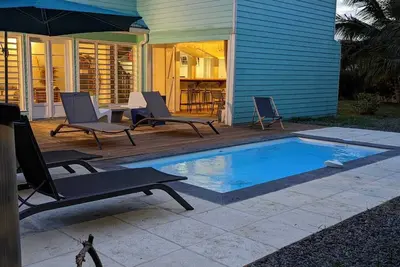 Image de Villa créole avec piscine et Jacuzzi à 800 m de la plage