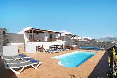 Image de Maison de vacances Villa Jeamir I avec vue sur la mer, piscine, jardin et Wi-Fi