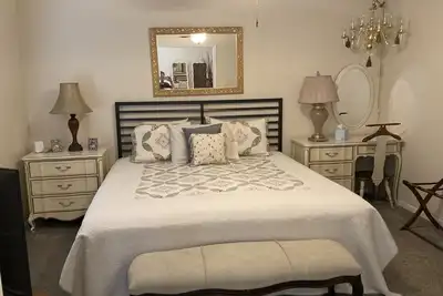 Image de BestStays@Queen Bee Cozy for couples and small families