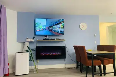 Image de Lovely 1-Bedroom Condo with Ac & Kitchen