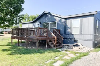 Image de The perfect stayHome located right next to the Big Horn River and Yellowtail Dam