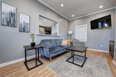 Image de Walkable Renovated 3br, 2ba Downtown Home