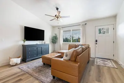 Image de Nampa Greenbelt Retreat | Hot Tub | Walk to Indian Creek | Sleeps 10