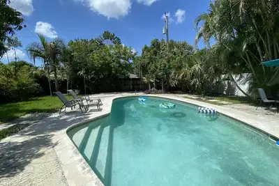 Image de Pet friendly Pool Home in Hollywood Close to Beaches Airport Stadium Sleeps 6