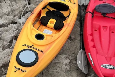 Image de Huron Waterfront Cottage/16+ Guests/Hottub/Outdoor Shower/2 pets/private Beach.