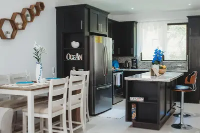 Image de JeSal’s Escape 3 Bedroom Townhome Negril- 5 min From Beach- Perfect For Longterm