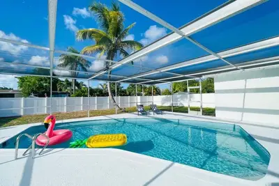Sun Villa | Heated Pool Near Hard Rock & Beach