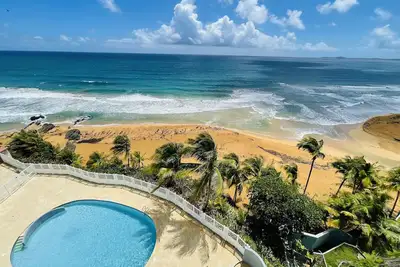 Image de Beachfront Condo with Amaing Ocean View. walk to Beaches & Restaurants