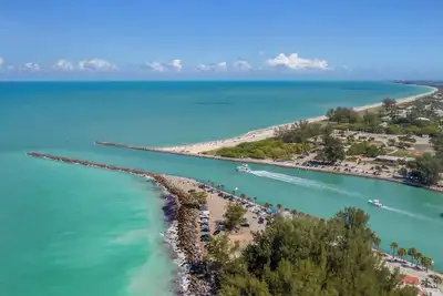 Fully Ronovated! Gulf ‘N Bay Beach Front Condo!