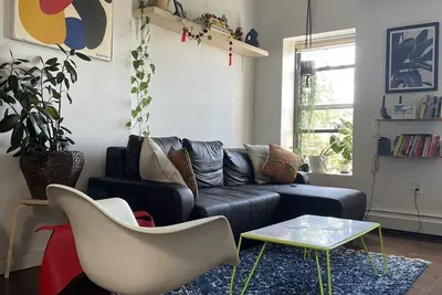 Image de Stylish 2 Bedroom in Beautiful Brooklyn Brownstone